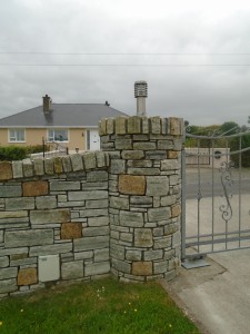 Donegal Quartz with Round Pillars         